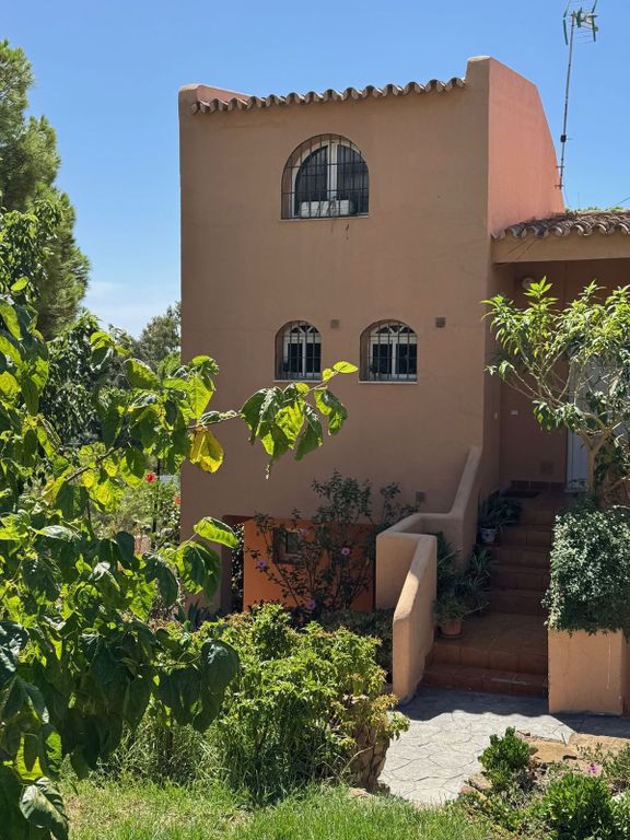 Property photo 2 of 19