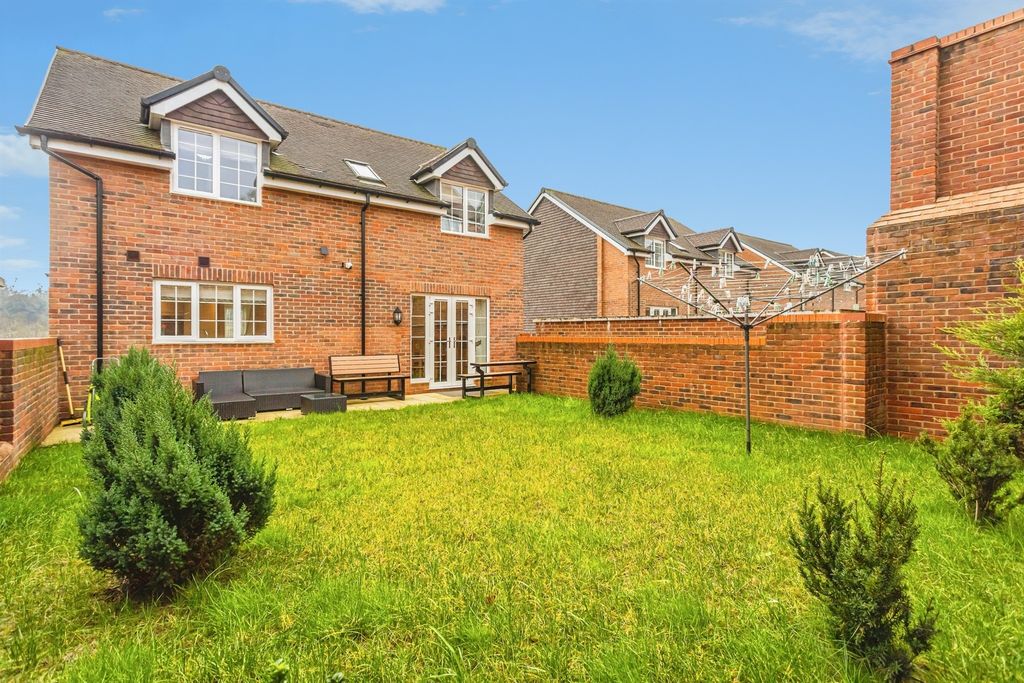 Property photo 2 of 19