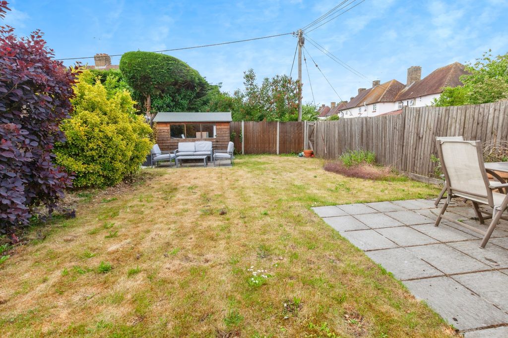 Property photo 3 of 16 Garden