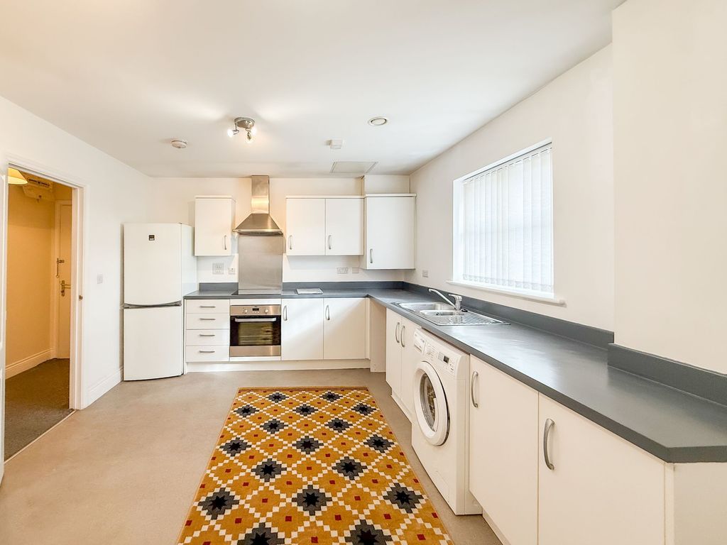 Property photo 2 of 9 Kitchen