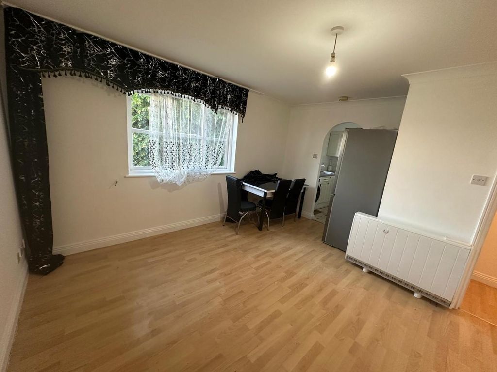 Property photo 3 of 9 3.Jpg