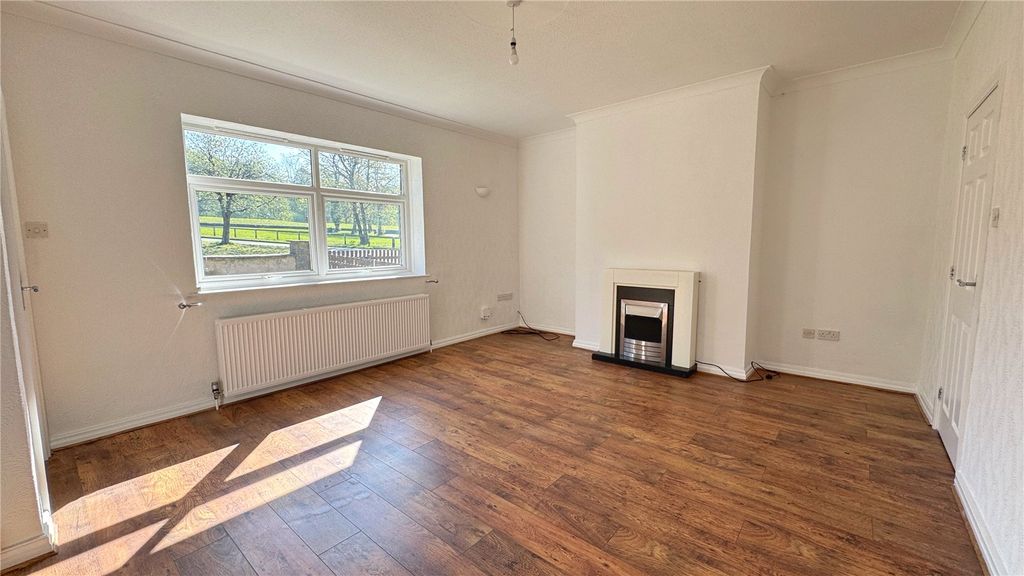 Property photo 2 of 27 Living Room