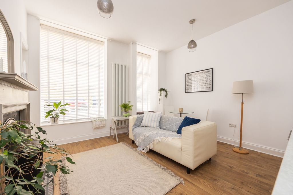 Property photo 2 of 14 Property Image 2