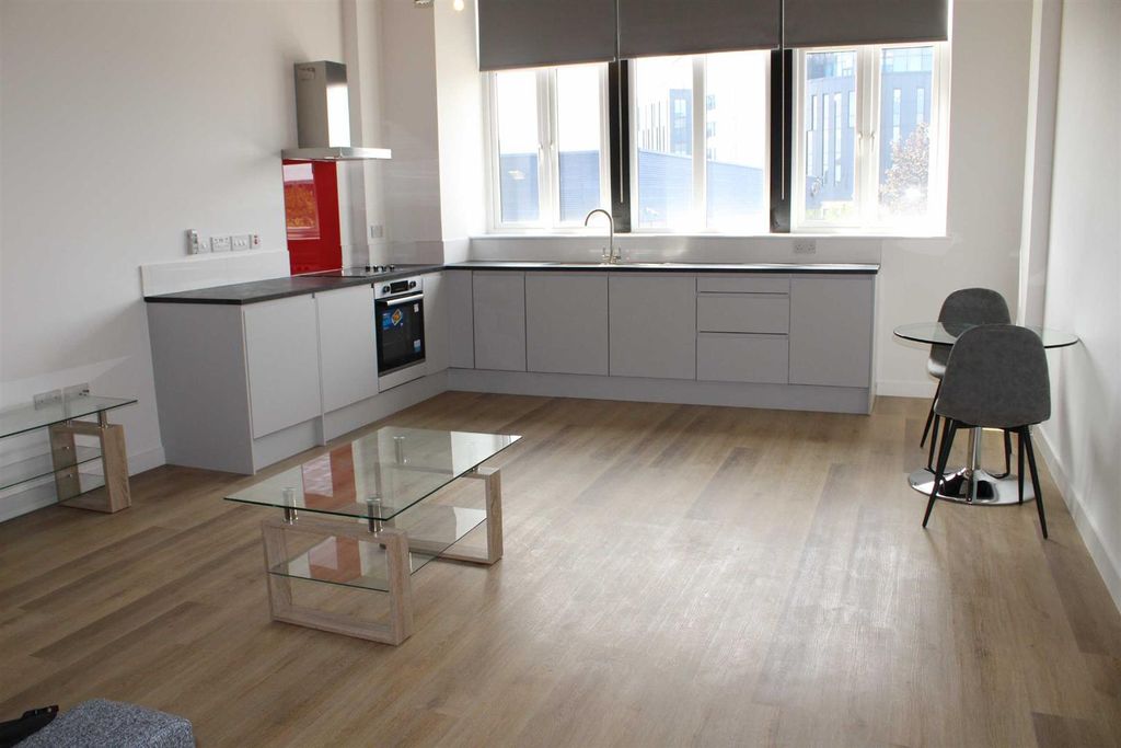 Property photo 2 of 9