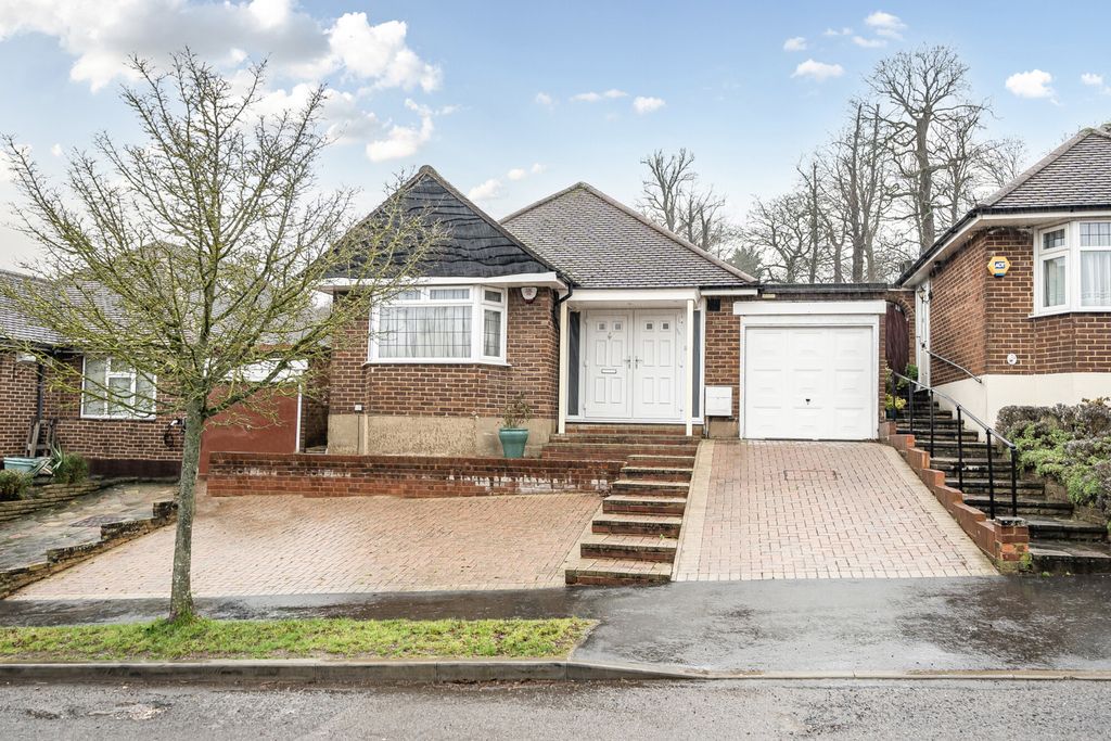 Property photo 1 of 14 1393733-20-6968c2...