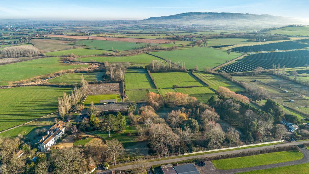 Property photo 2 of 56