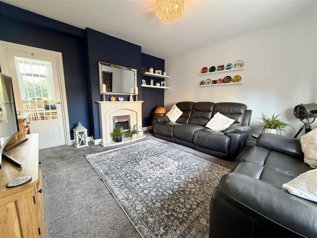 Property photo 2 of 20