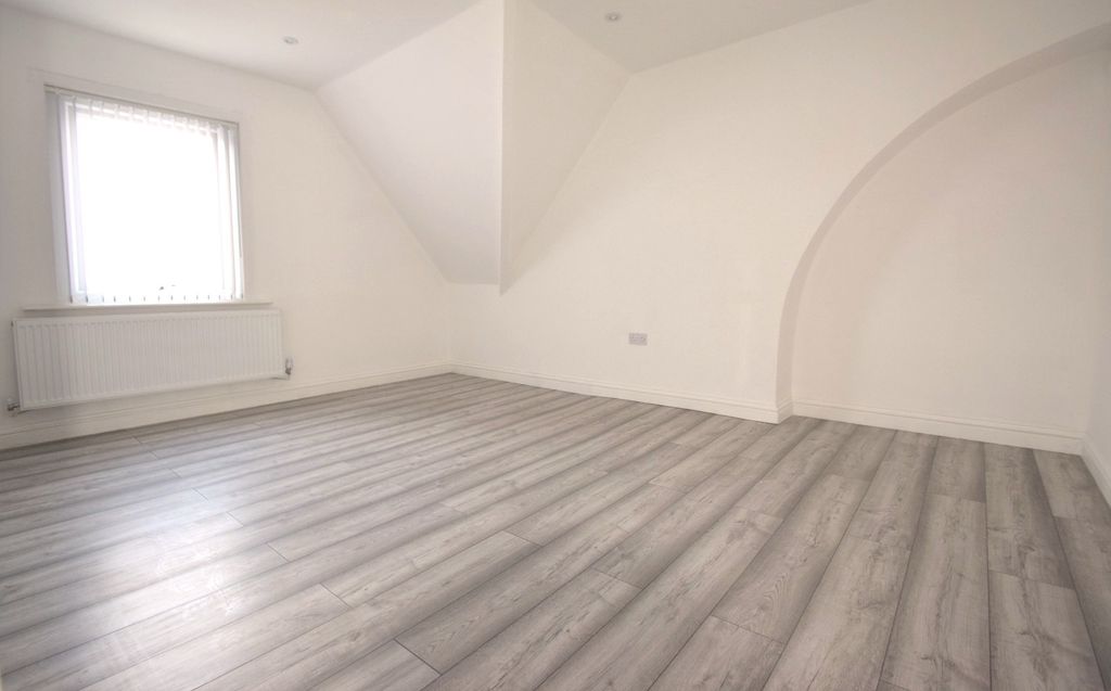 Property photo 2 of 4 5014421