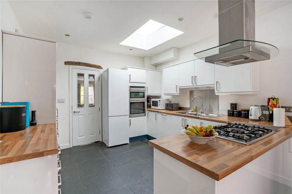 Property photo 3 of 15 Kitchen