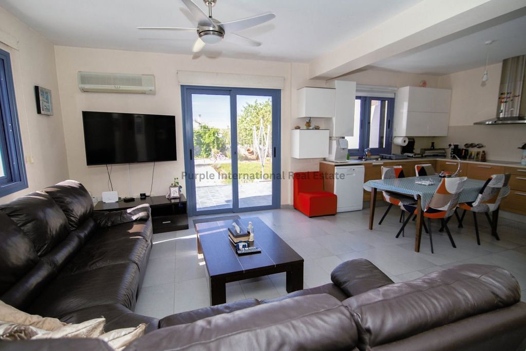 Property photo 1 of 28