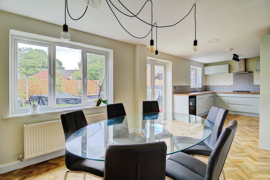Property photo 3 of 22 Dining To Kitchen