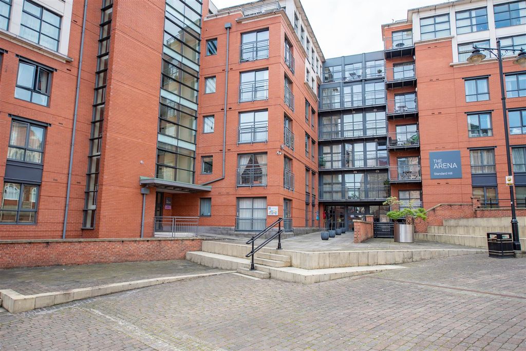 Property photo 2 of 13