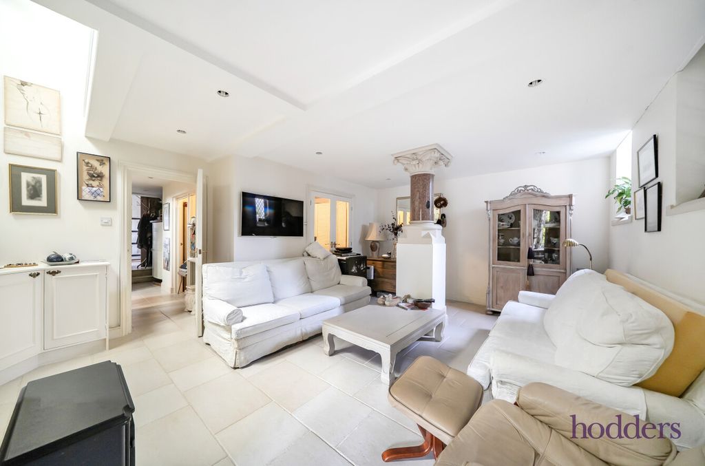 Property photo 3 of 26 Fd4A78F6-1Cbf-465...