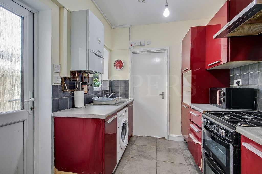 Property photo 3 of 11