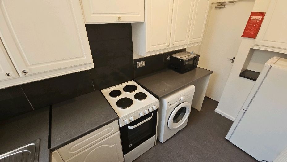 Property photo 2 of 41