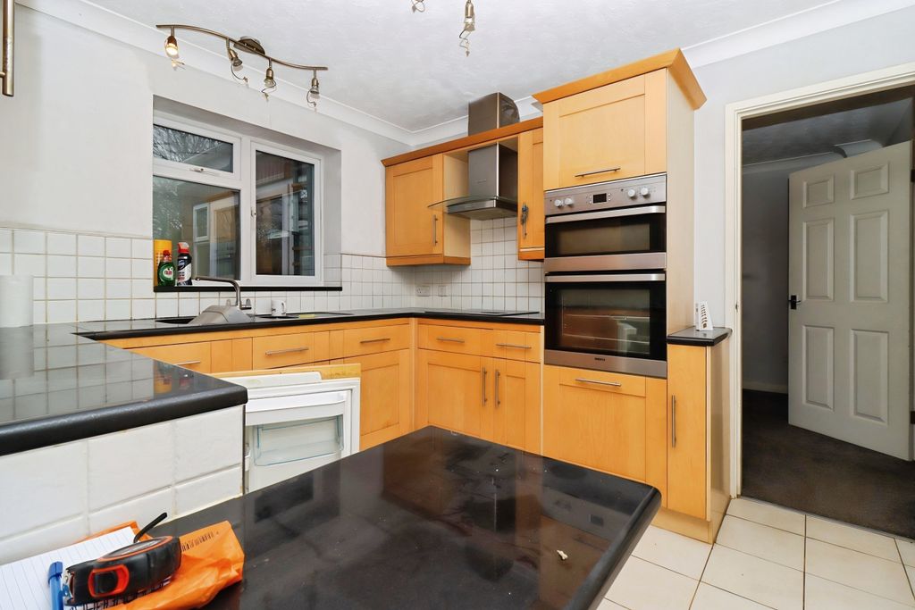 Property photo 2 of 18