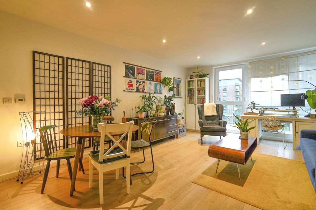 Property photo 2 of 14 Photo