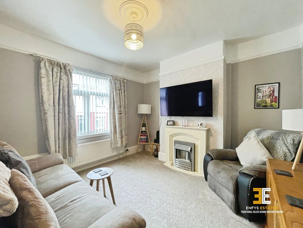 Property photo 2 of 35
