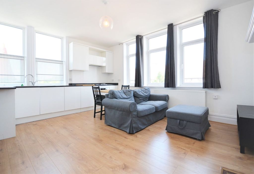Property photo 1 of 5