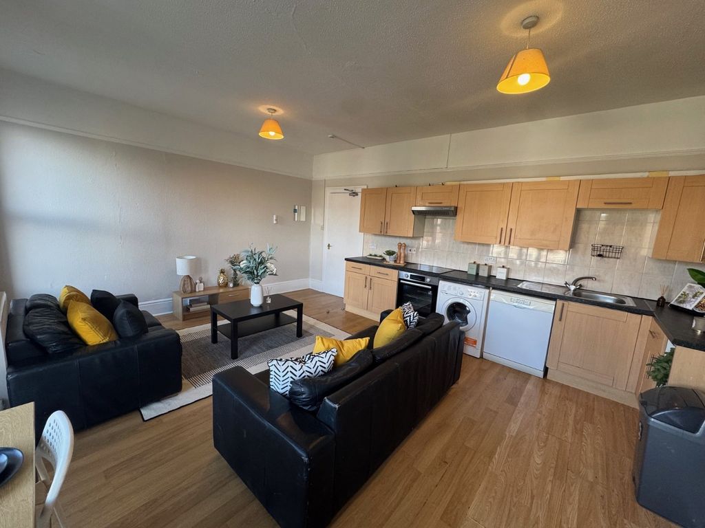 Property photo 2 of 15 Picture No. 29