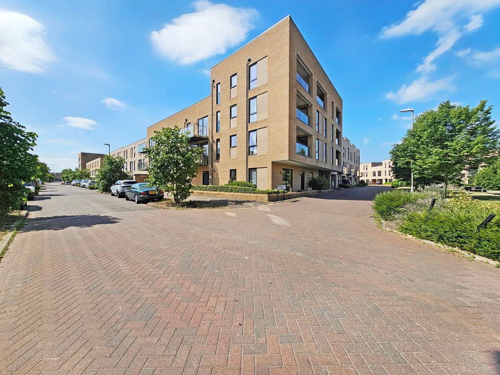 Property photo 1 of 12 1000141239