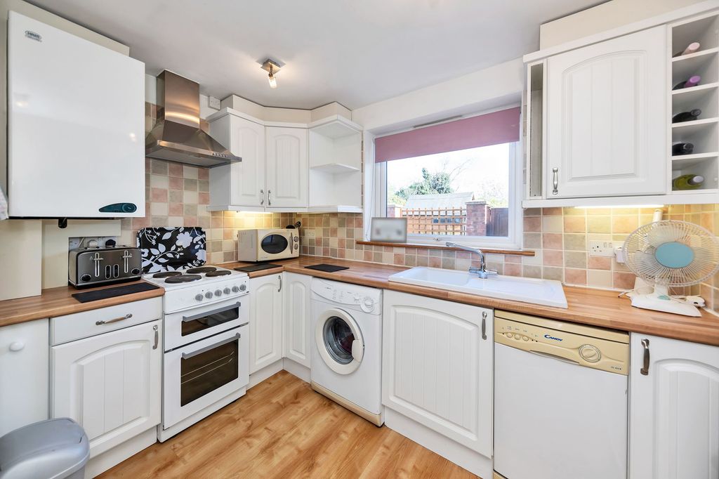 Property photo 3 of 34