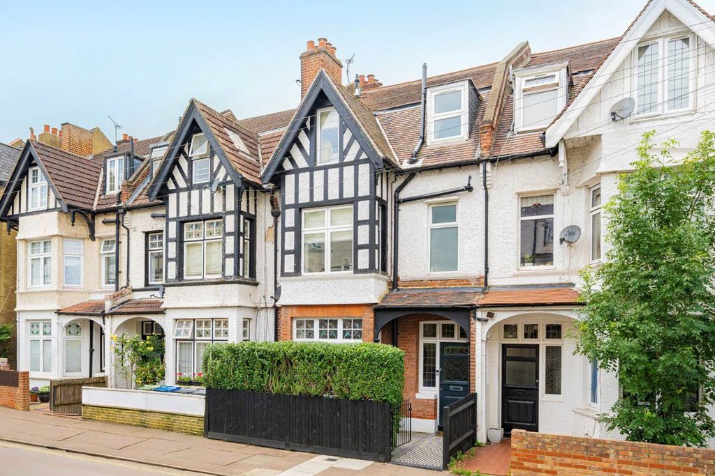 Property photo 1 of 12