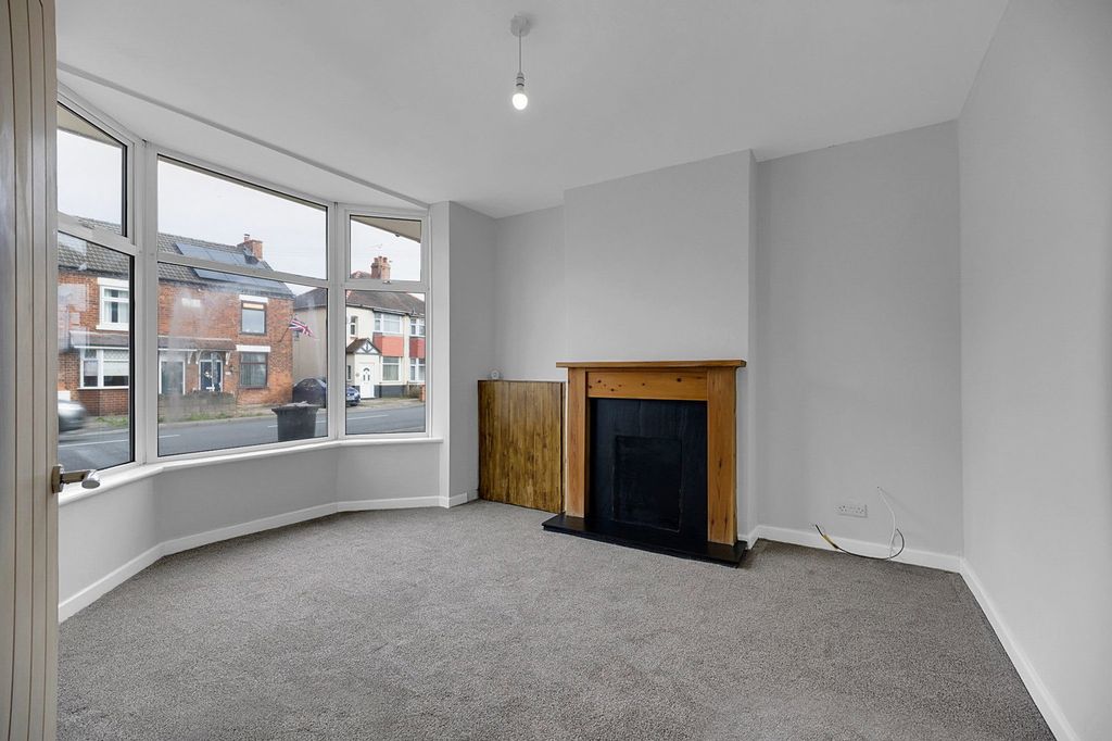 Property photo 3 of 21