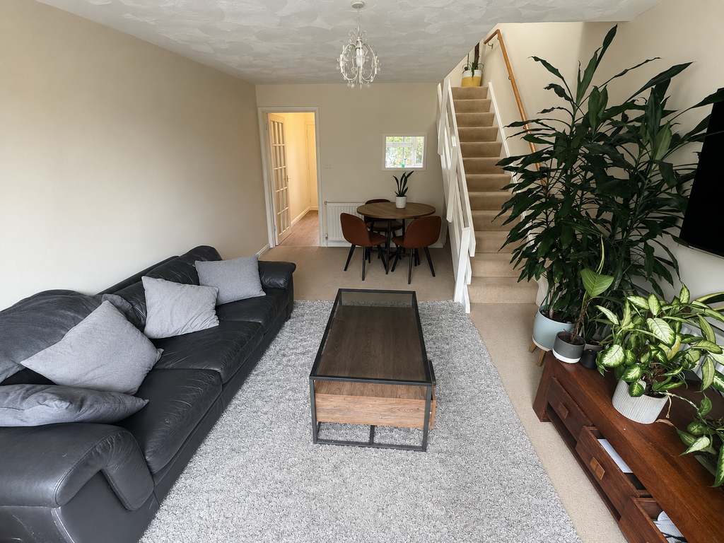 Property photo 3 of 7 Lounge