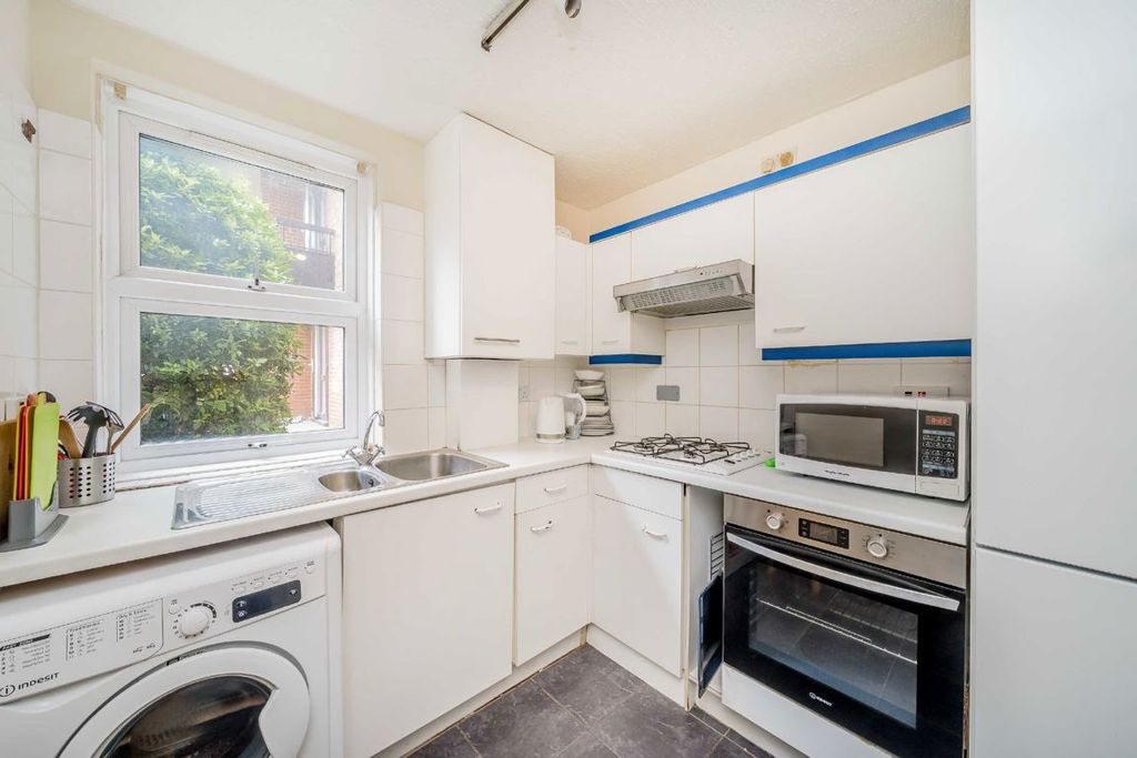 Property photo 2 of 5