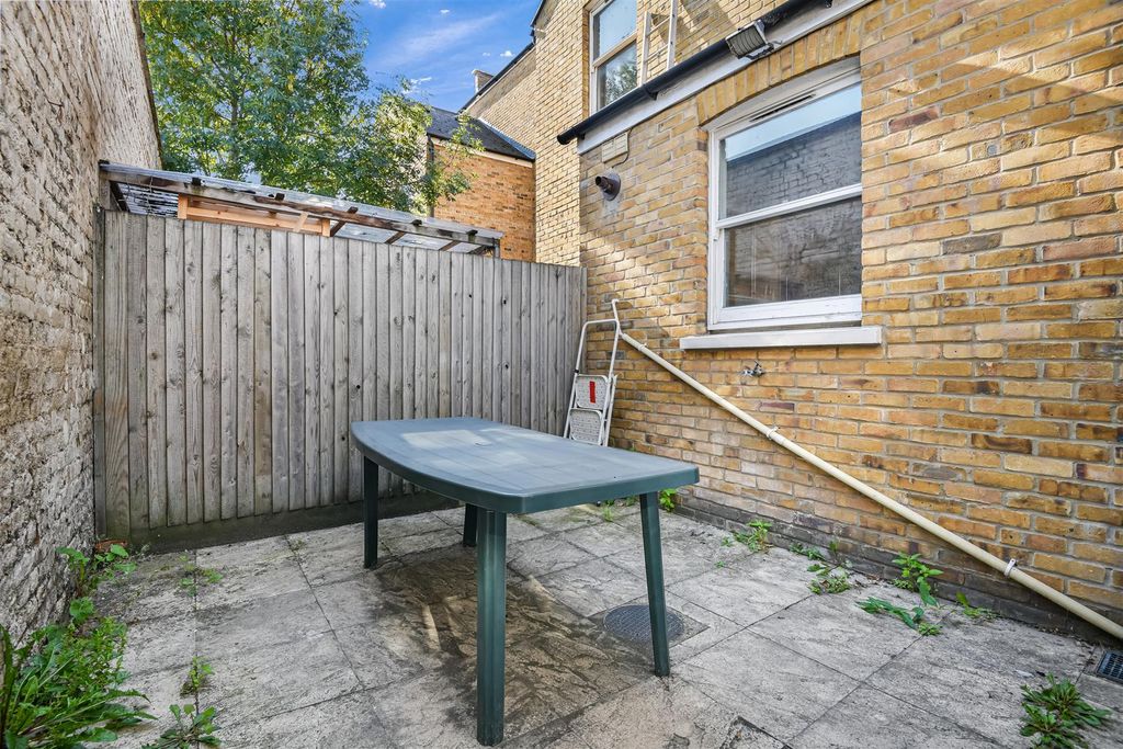 Property photo 3 of 9