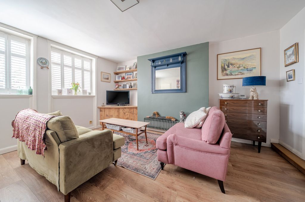 Property photo 3 of 13 1446325-26-69Df9F...