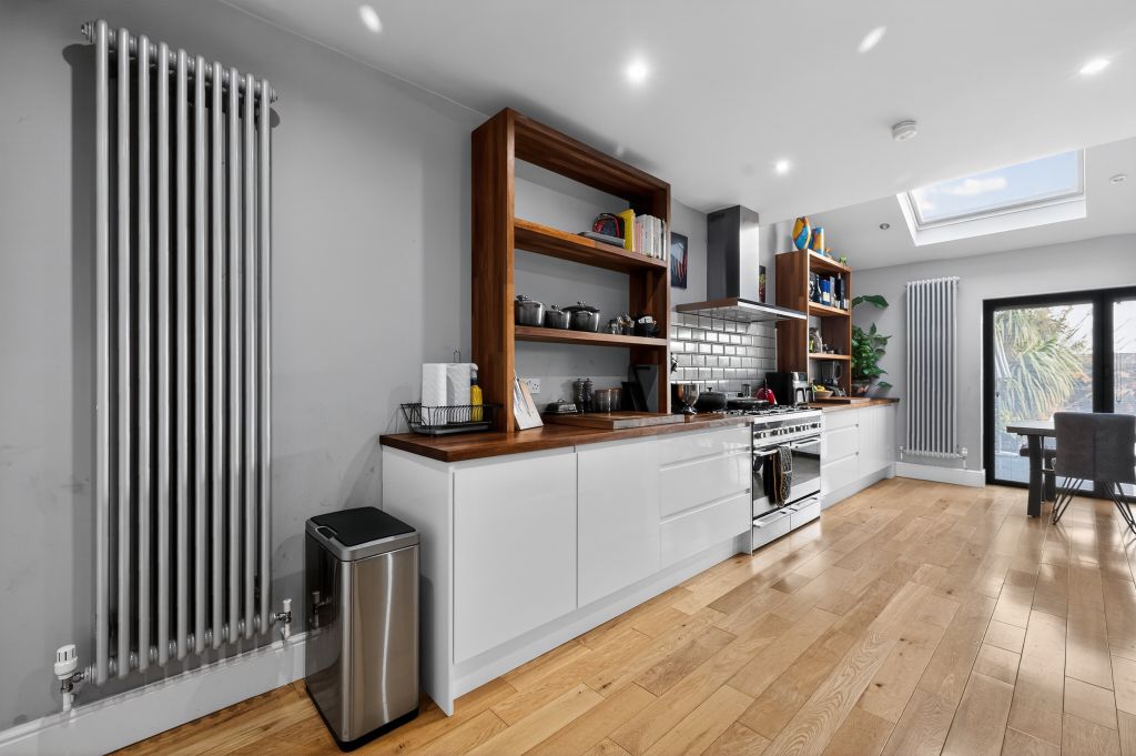 Property photo 2 of 20