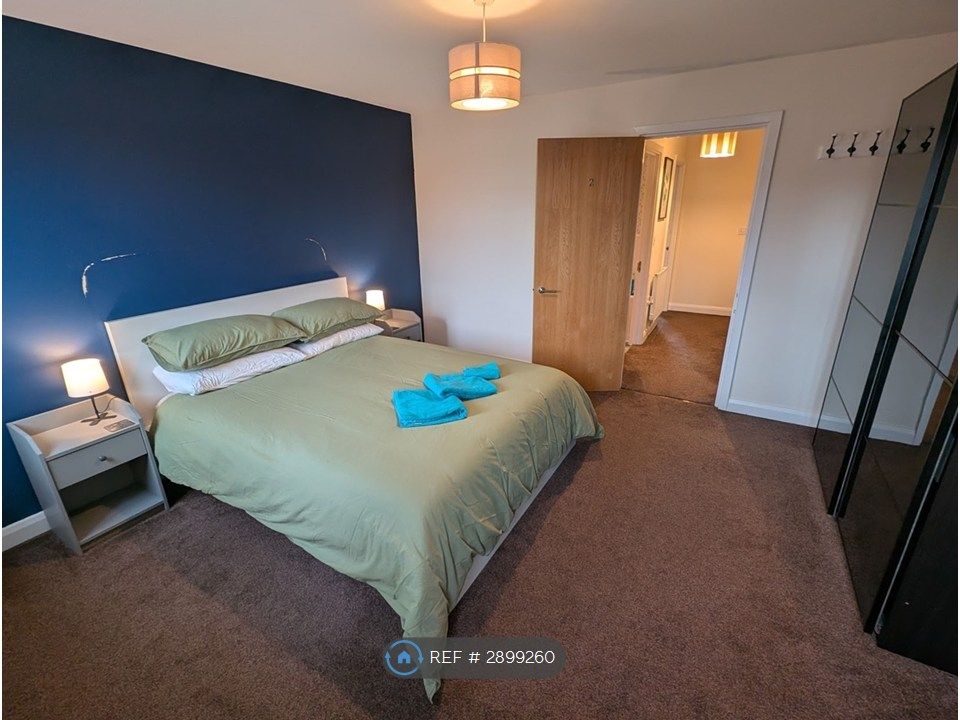 Property photo 2 of 15 1st Floor Large Bedroom