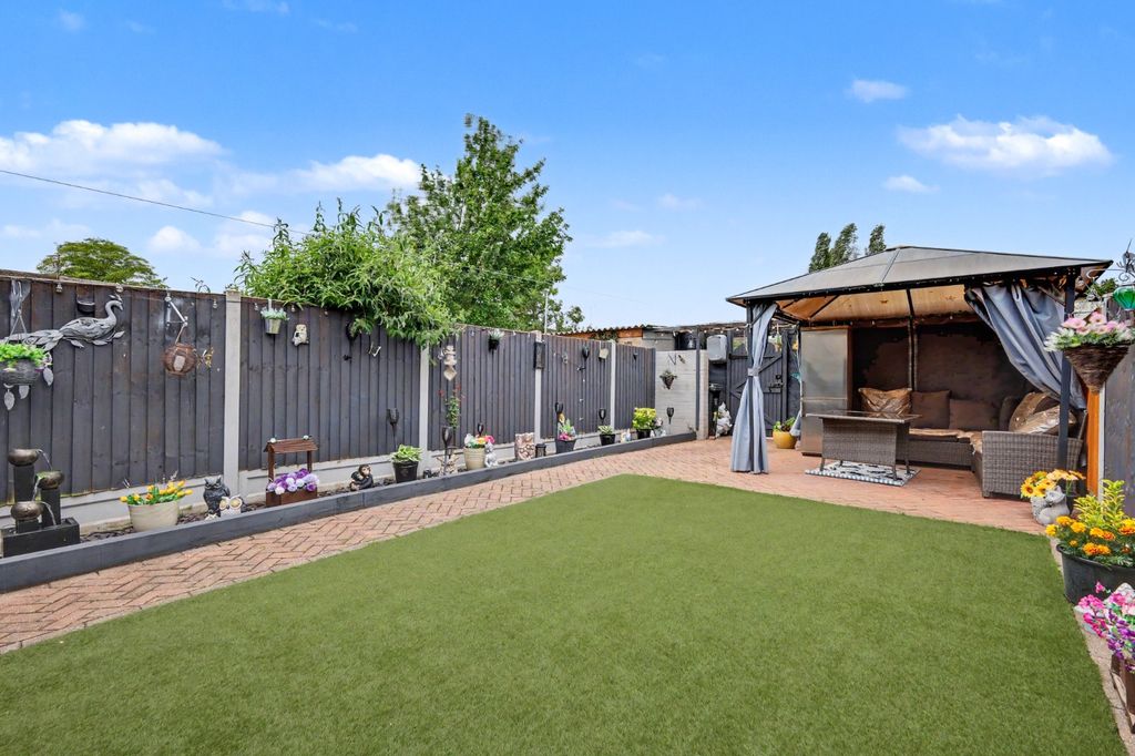 Property photo 1 of 15 5219072