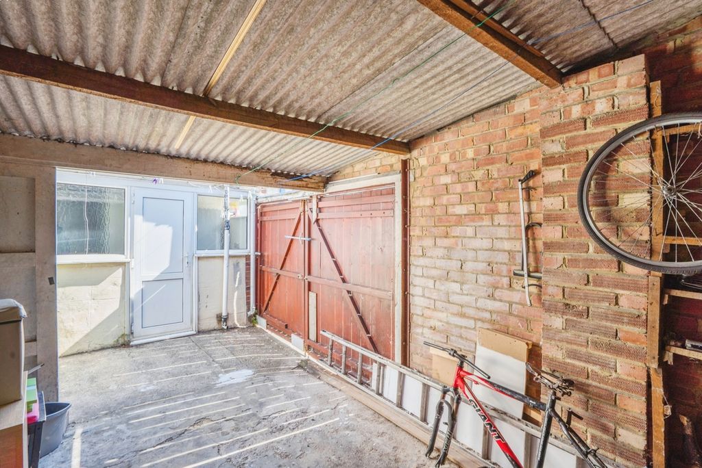 Property photo 2 of 24 Pbox-Img.Jpg