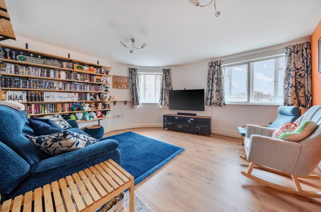 Property photo 1 of 17