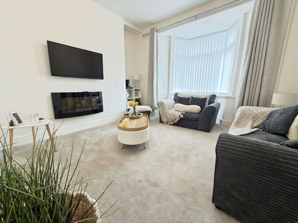 Property photo 3 of 31