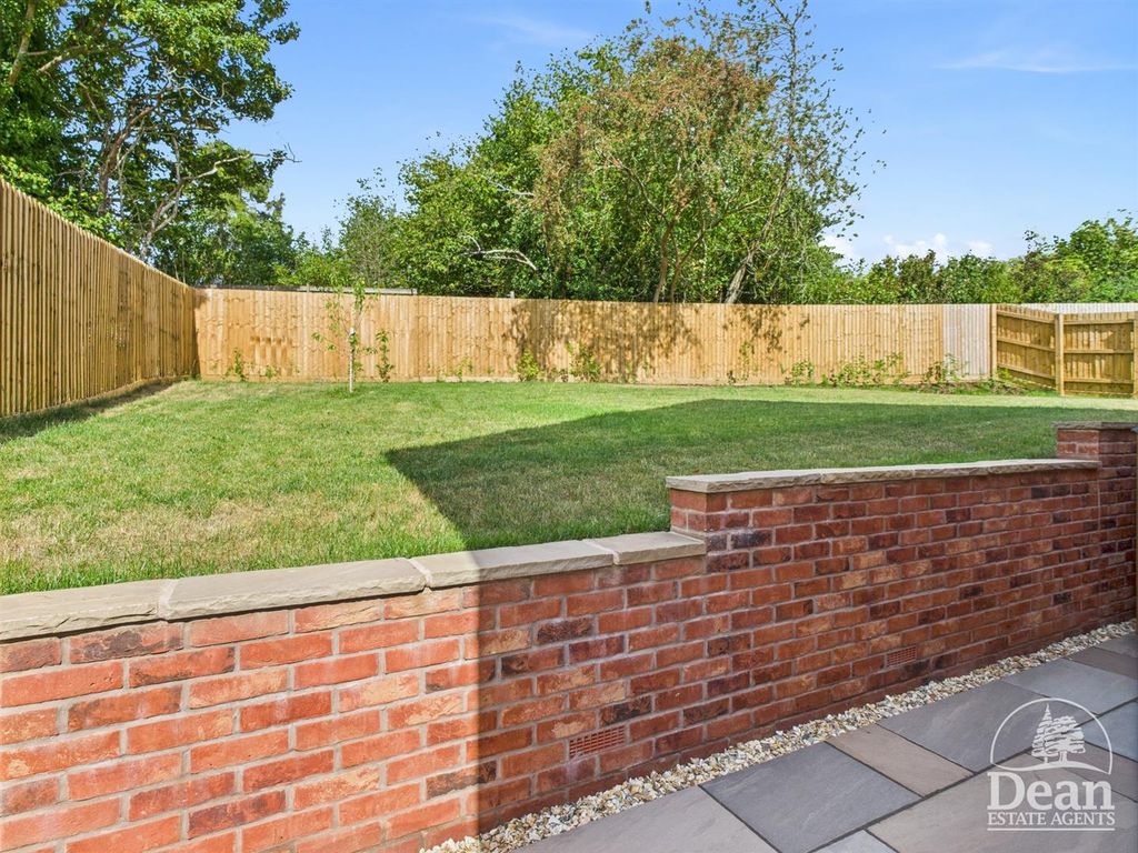 Property photo 3 of 12