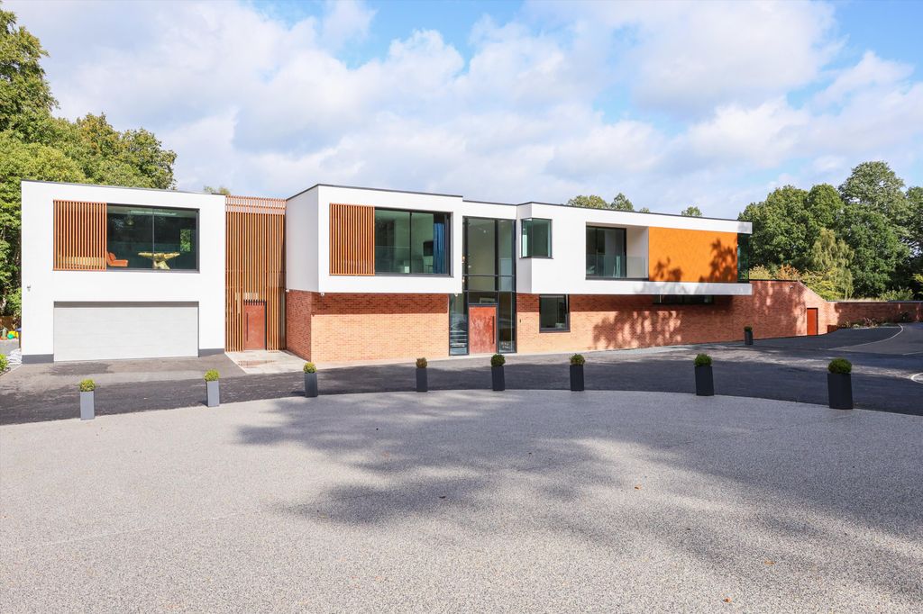 Property photo 1 of 27 Image