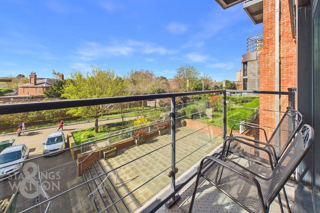 Property photo 3 of 16