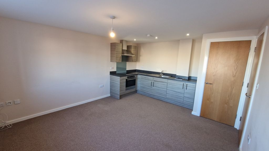Property photo 3 of 8 Kitchen Dining