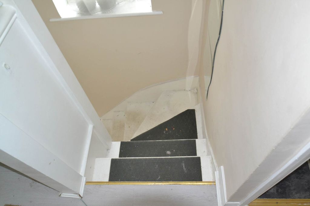 Property photo 3 of 30