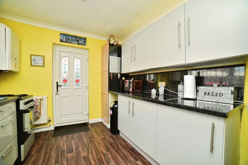 Property photo 3 of 16