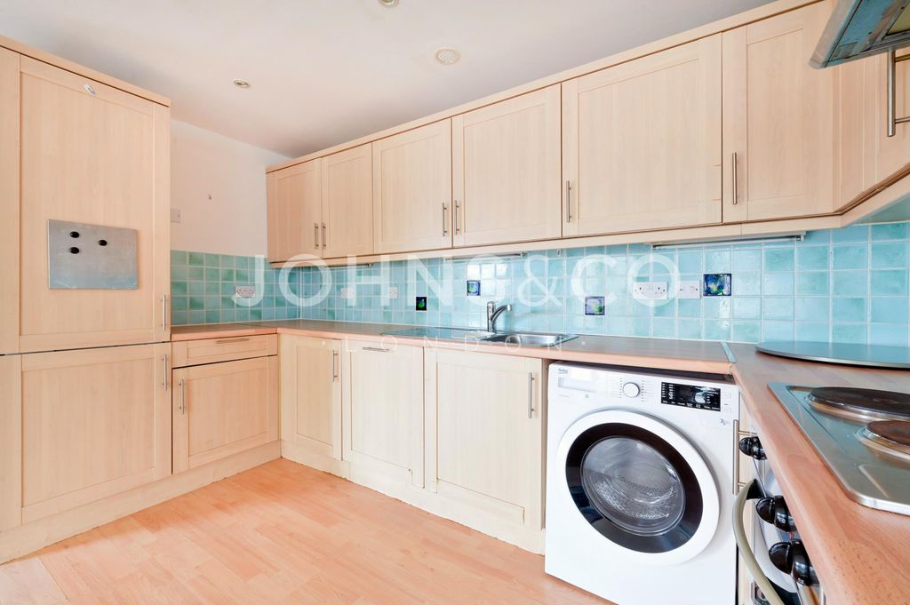 Property photo 3 of 10