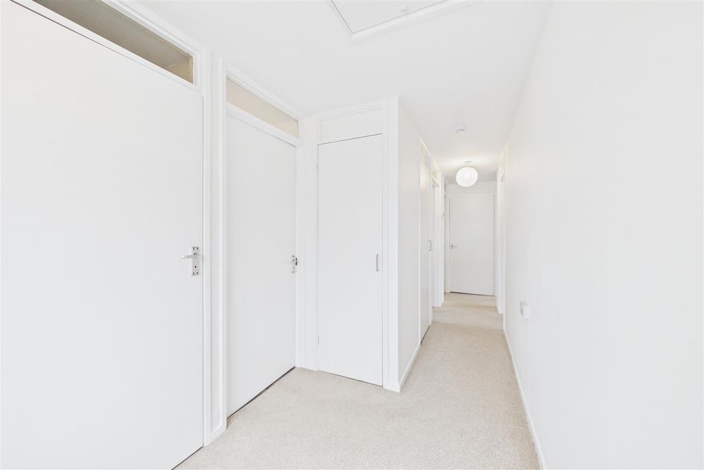 Property photo 3 of 17 Cam04234G0-Pr0427-Still004.Jpg