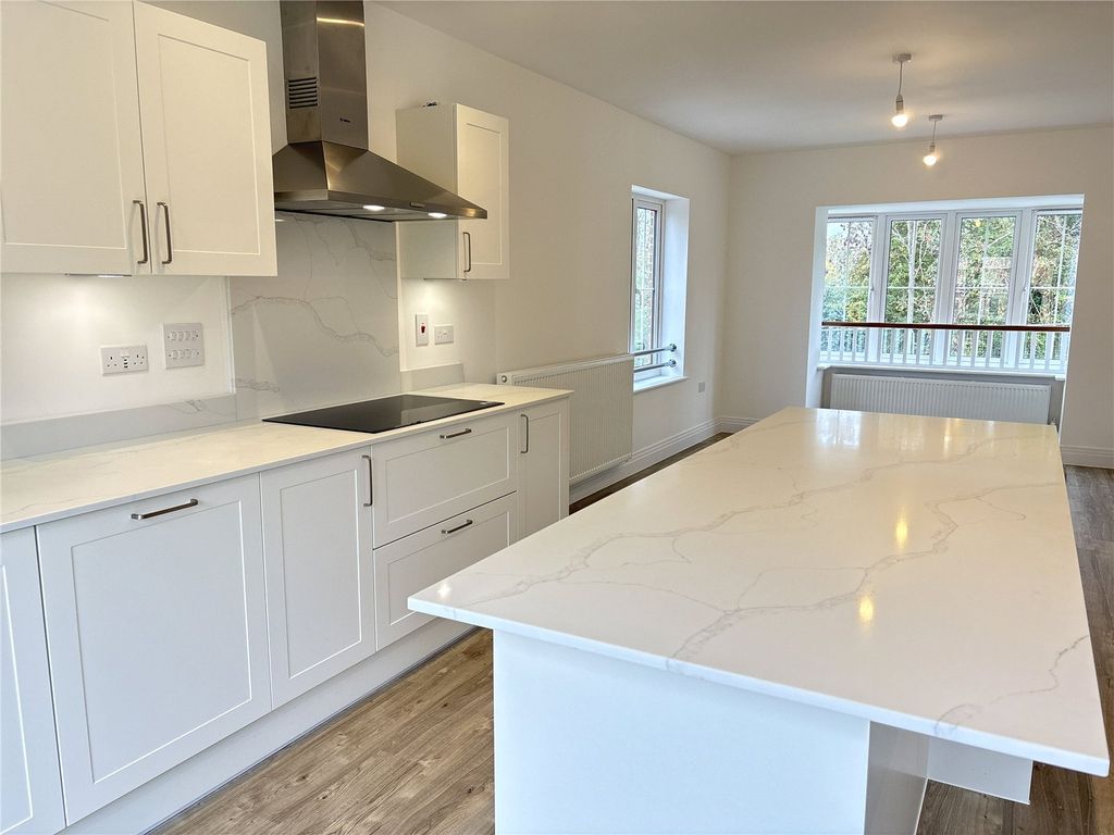 Property photo 3 of 21 Picture No. 32