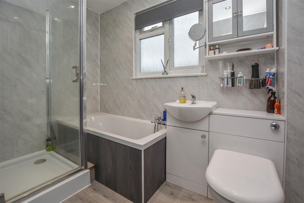 Additional image 12 of 3 bed detached house for saleOrchard Lane, Pilgrims Hatch, Brentwood CM15