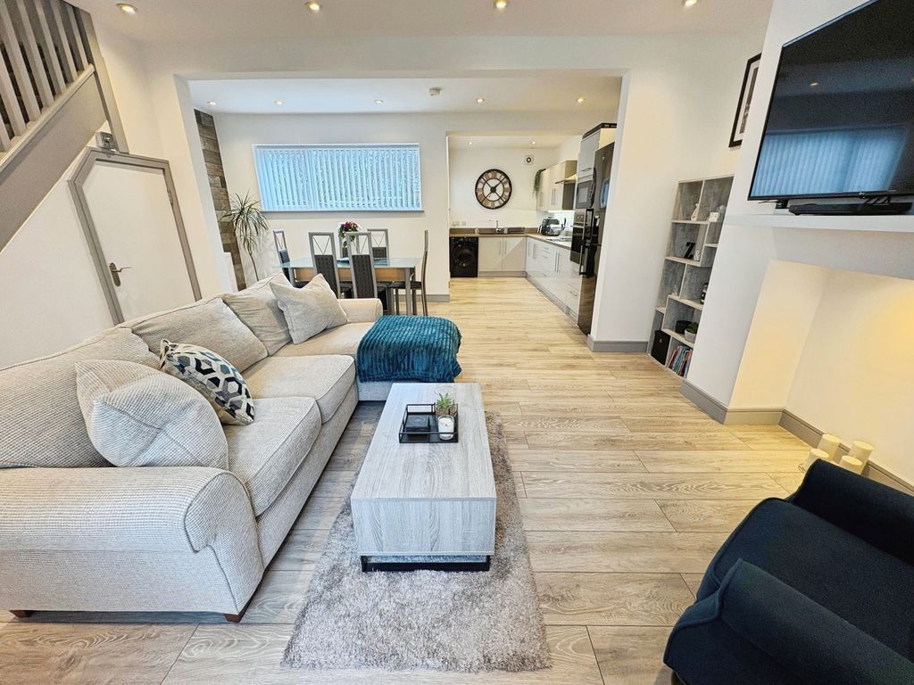 Property photo 2 of 9 Photo 11