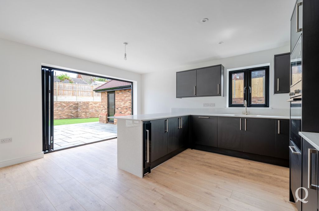 Property photo 3 of 33 3A7Fbb65-232A-41A...
